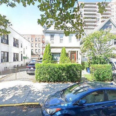 238 E 7 Th St, Brooklyn, NY 11218