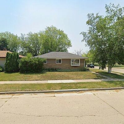 2547 81 St St, Kenosha, WI 53143