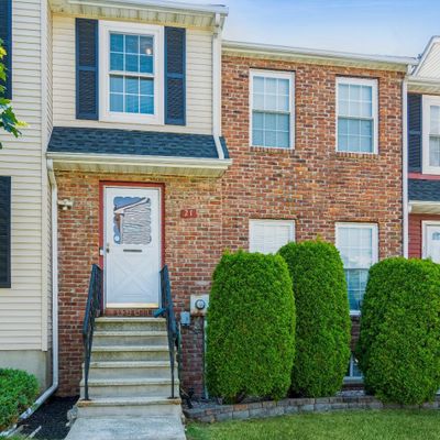 27 Mochen Ct, Sayreville, NJ 08872