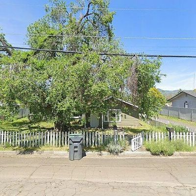 311 Elm St, Phoenix, OR 97535