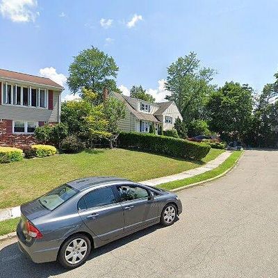 33 Nell Ct, Dumont, NJ 07628