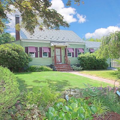 33 Vineyard Rd, North Haven, CT 06473