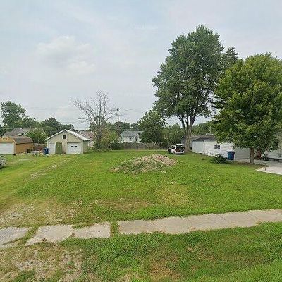 339 Fair Ave, Flora, IL 62839