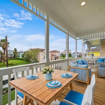 2813 Ball, Galveston, TX 77550