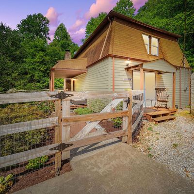 2830 Sugar Grove Valley Rd, Harriman, TN 37748