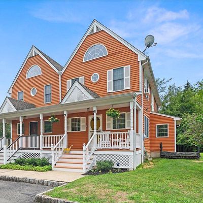 39 Lafayette St, Hopewell, NJ 08525