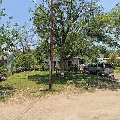 514 S Park St, Uvalde, TX 78801