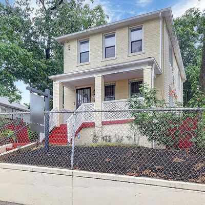 5347 Bass Pl Se, Washington, DC 20019