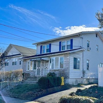 54 Intervale Rd, Teaneck, NJ 07666