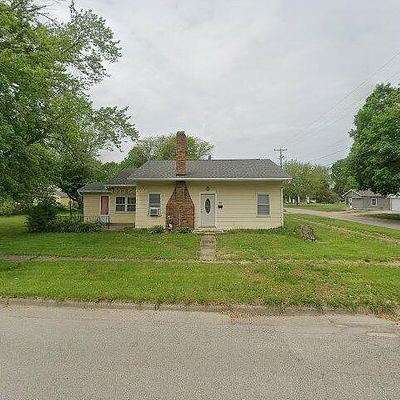 433 N Main St, Wapello, IA 52653