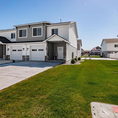 437 Huckleberry Ln, Sugar City, ID 83448