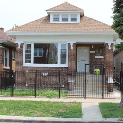 6525 S Maplewood Ave, Chicago, IL 60629