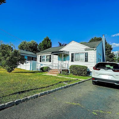 67 Lake View Blvd, Edison, NJ 08817