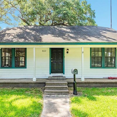 602 E 1 St St, Sweeny, TX 77480