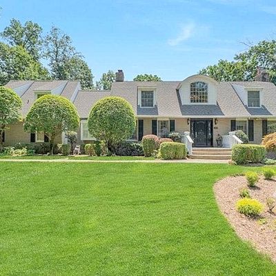 768 High Woods Dr, Franklin Lakes, NJ 07417