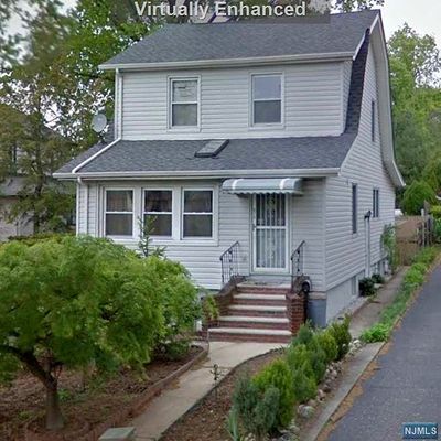 975 Virgil Ave, Ridgefield, NJ 07657