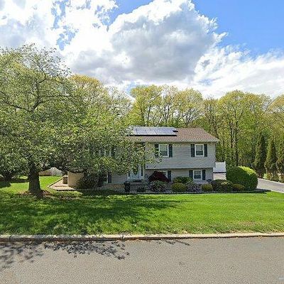 10 Ivy Ln, Pomona, NY 10970