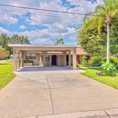 1011 68 Th Avenue Dr W, Bradenton, FL 34207