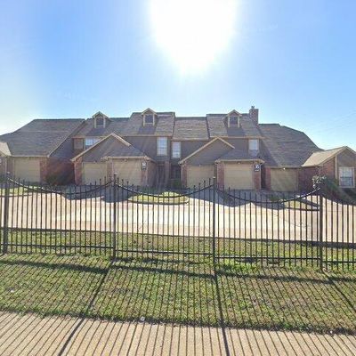 906 E Wheatland Rd, Duncanville, TX 75137