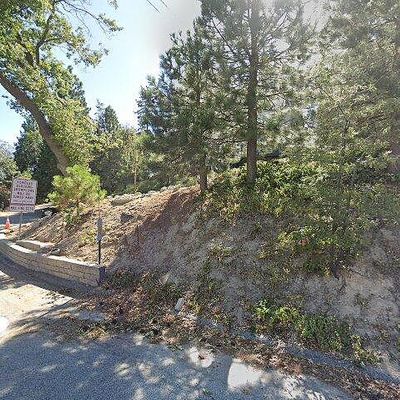 932 Lucerne Ln, Lake Arrowhead, CA 92352