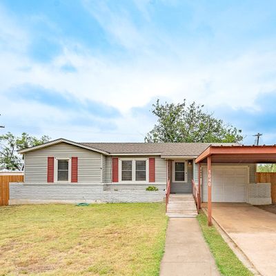 1040 N Ross Dr, Baird, TX 79504