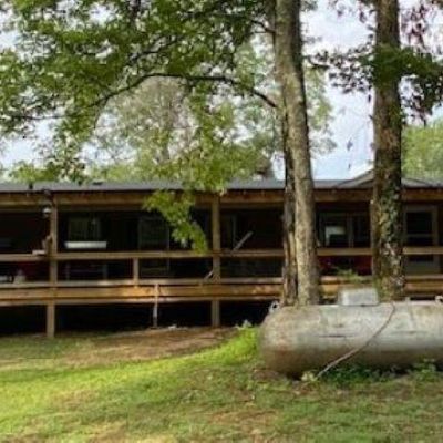 1045 Polk Road 18, Cove, AR 71937