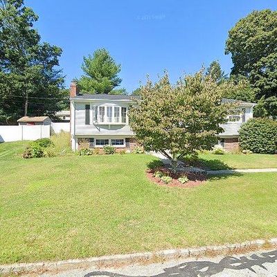 14 Candlewood Dr, Greenville, RI 02828