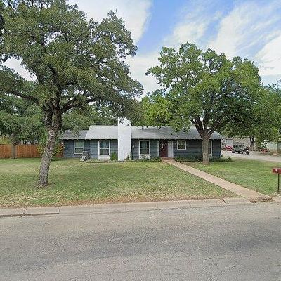 1910 12 Th St, Brownwood, TX 76801