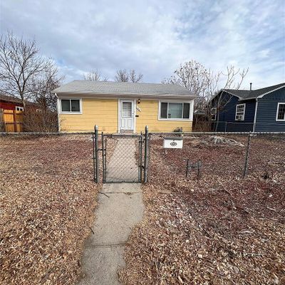 1616 Newark St, Aurora, CO 80010