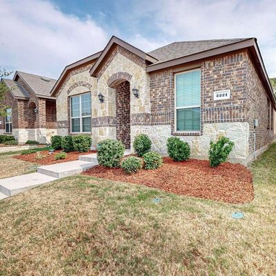 2221 Obsidian Dr, Aubrey, TX 76227