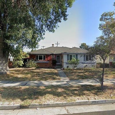 19645 Victory Blvd, Reseda, CA 91335