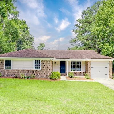 2 E Welwood Dr, Savannah, GA 31419