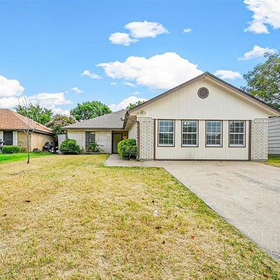 204 N Bugle Dr, Fort Worth, TX 76108