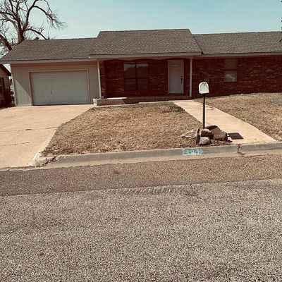 205 32 Nd St, Snyder, TX 79549