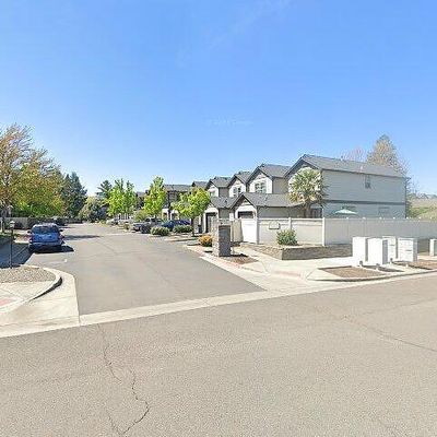 249 Daisy Creek Village Dr, Central Point, OR 97502