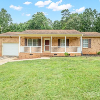 3423 N Oxford St, Claremont, NC 28610