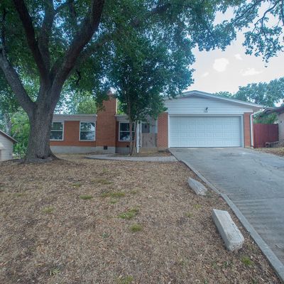 302 Williamsburg Pl, San Antonio, TX 78201