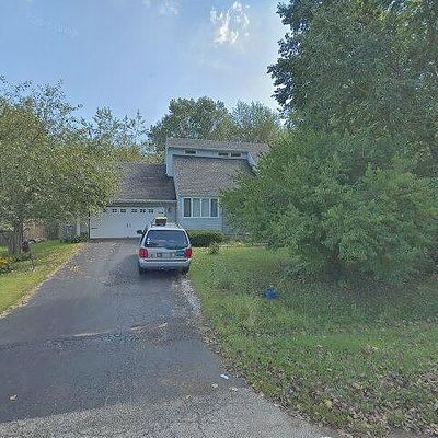 441 Briar Ave, Gurnee, IL 60031