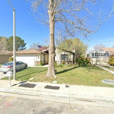 44239 Ruthron Ave, Lancaster, CA 93536