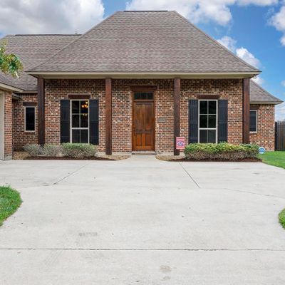 39103 Driftwood Lake Dr, Gonzales, LA 70737