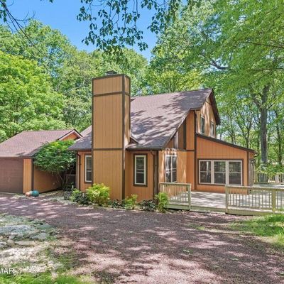 399 Moseywood Rd, Lake Harmony, PA 18624