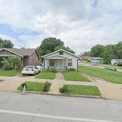 5553 Riverview Blvd, Saint Louis, MO 63120