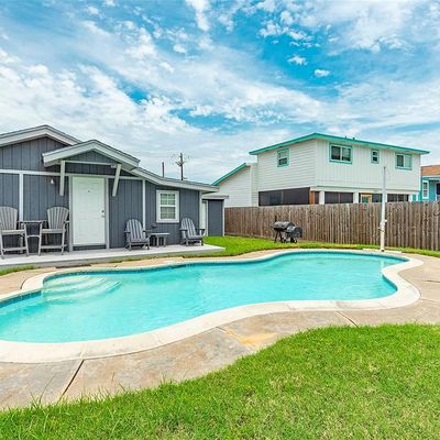 5819 Avenue R, Galveston, TX 77551