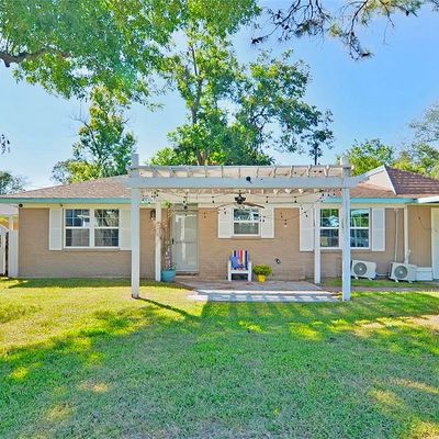 5022 Caroline St, Seabrook, TX 77586