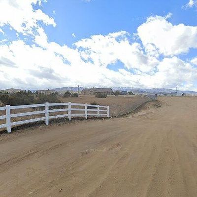 6929 Rattlesnake Rd, Phelan, CA 92371