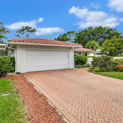 6 Northwoods Ln, Boynton Beach, FL 33436