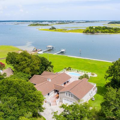 606 Barbour Point Rd, Swansboro, NC 28584