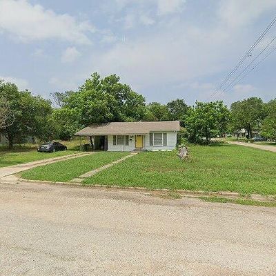 801 W State St, Groesbeck, TX 76642