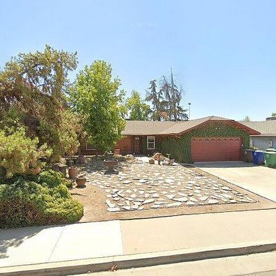 808 Vine St, Exeter, CA 93221