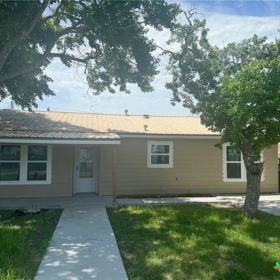 809 W Saint Louis Ave, Seadrift, TX 77983